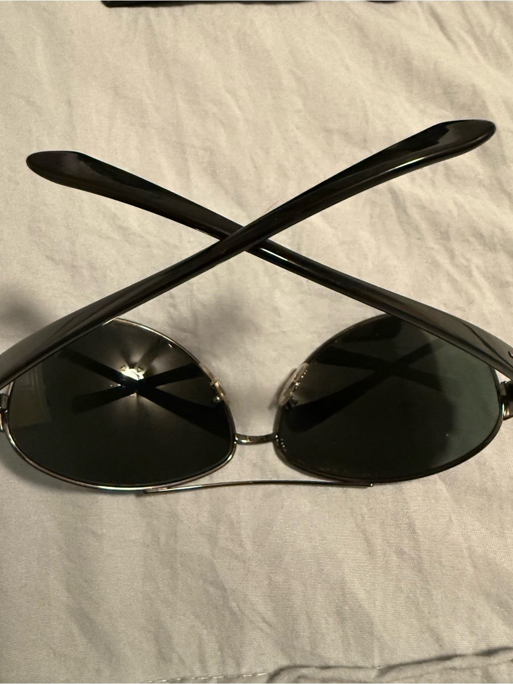 Ray-Ban Black Metal Aviator Sunglasses with Dark Lenses and Case - Picture 8 of 9